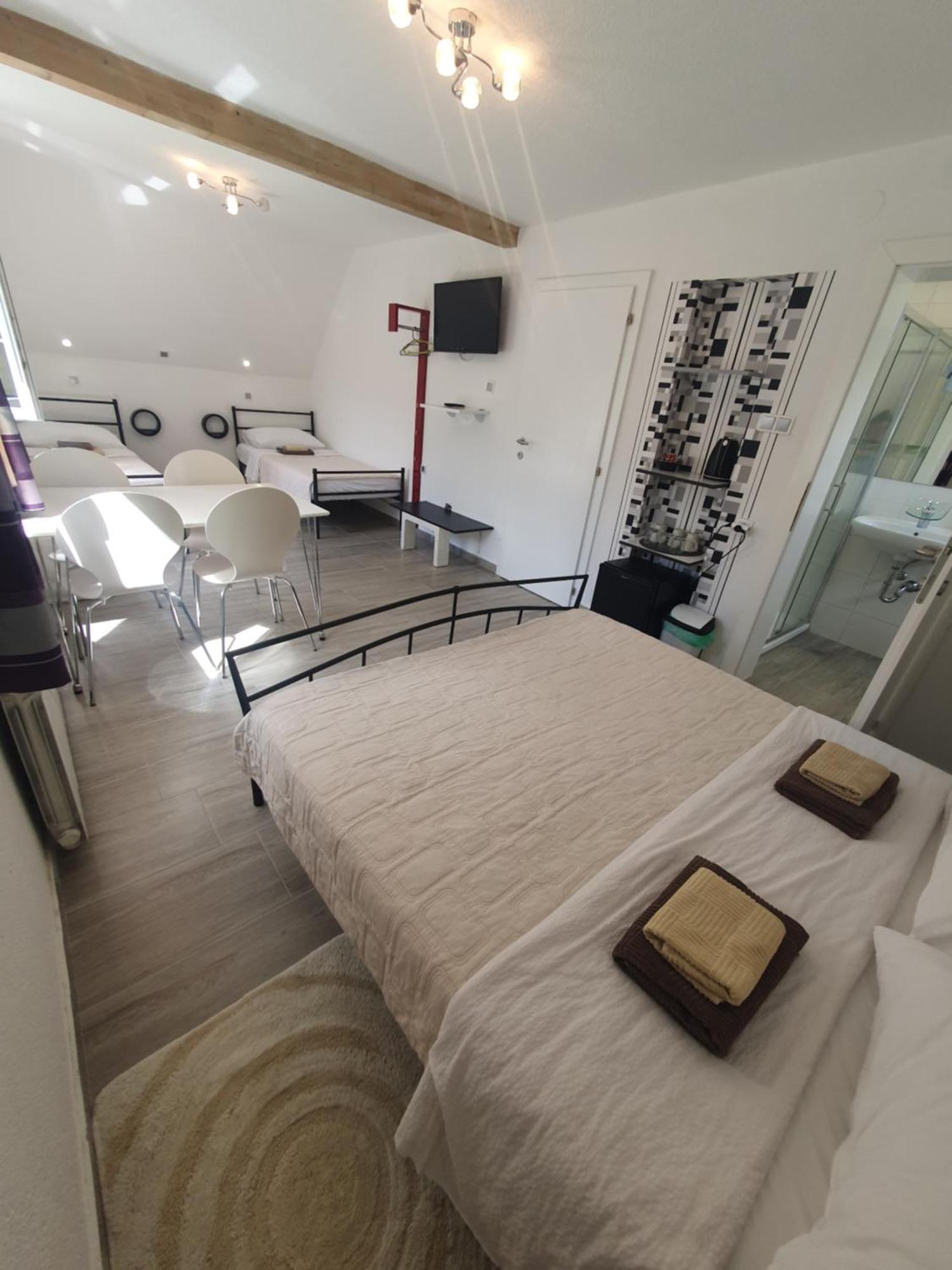Guesthouse Nikola Plitvička Jezera Habitación foto