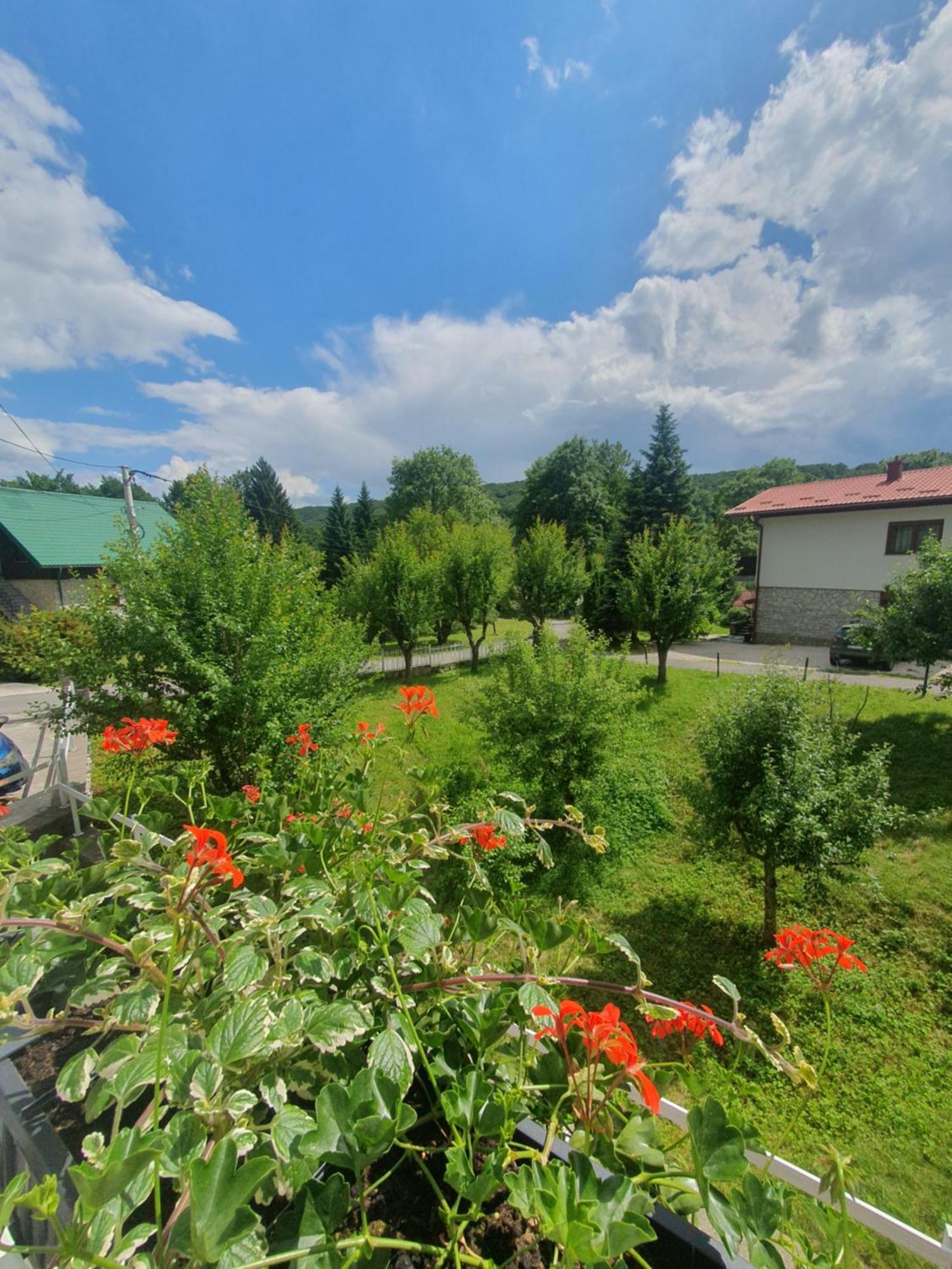 Guesthouse Nikola Plitvička Jezera Exterior foto